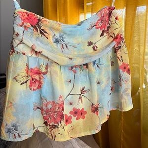 Floral strapless top